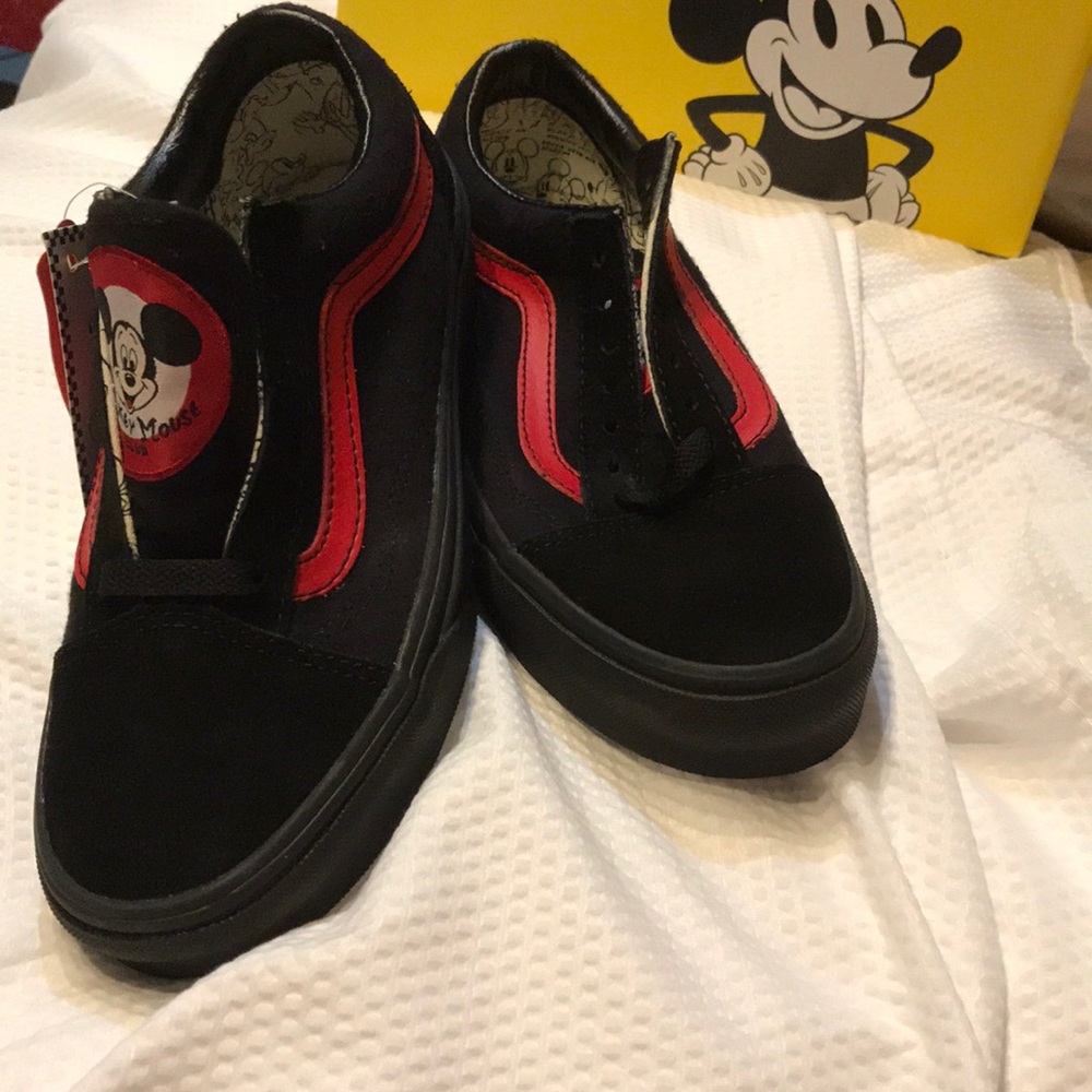 Vans Disney Old Skool Mickey Mouse Club shoe